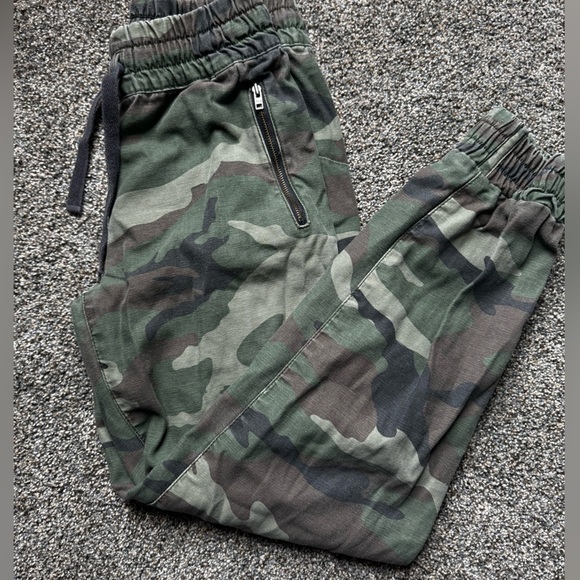 Aritzia TNA Alice Camo Cargo Jogger Pant XXS - Picture 6 of 12